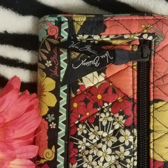 EUC VERA BRADLEY Black Floral Wallet - Picture 4 of 8